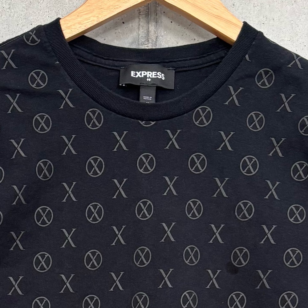 Express Textured X Logo Short Sleeve T-Shirt, Black, Men's Size Medium